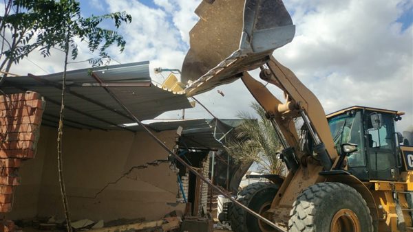 إزالة مبانٍ مخالفة على مساحة 24 فدانًا بجمعية عرابي بالعبور الجديدة