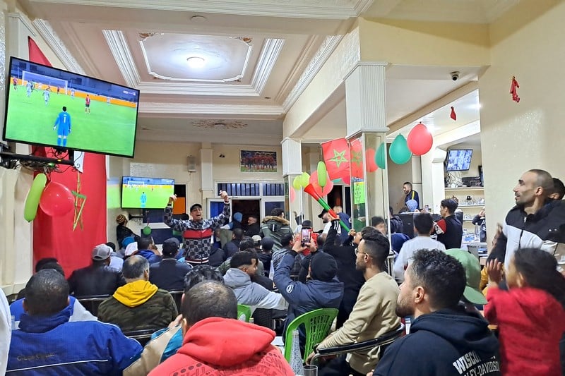 ليلة المونديال تشعل الجدل حول أسعار المقاهي وتحذيرات من الاستغلال