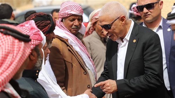 محافظ شمال سيناء يلتقي أهالي قرية ريسان عنيزة بوسط سيناء