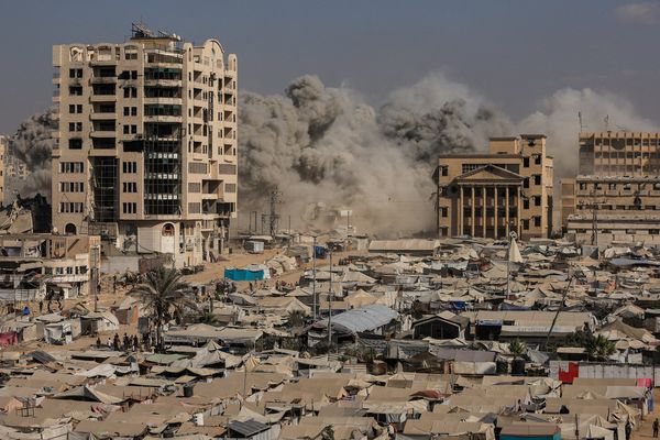 استشهادُ فلسطينيين برصاص وقصف الاحتلال الإسرائيلي غزّة