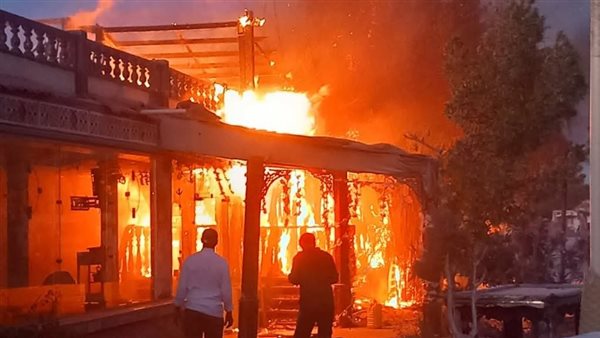 تفاصيل نشوب حريق هائل بكافيه شهير على شاطئ محافظة بورسعيد
