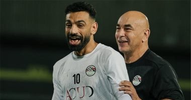 حسام حسن يحسم موقف محمد صلاح من ودية روسيا