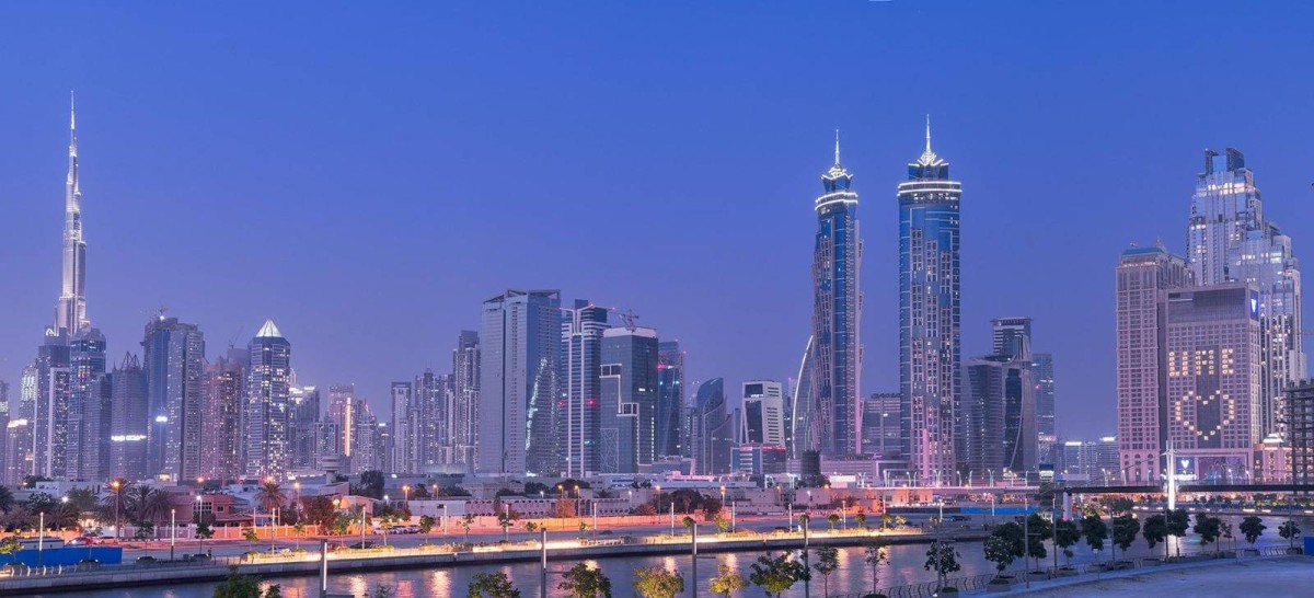 9 آلاف أمريكي يختارون البقاء في الإمارات وطائرات الإجلاء تغادر بمقاعد خالية