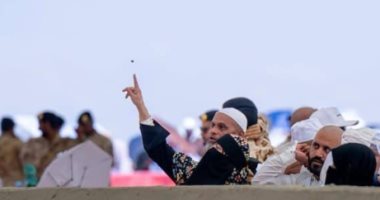 الحجاج يواصلون غدا رمى الجمرات فى ثانى أيام التشريق.. رفع جاهزية المسجد لطواف الوداع للمتعجلين.. أولى رحلات المغادرة غدا وآخر رحلة 15محرم.. 870 منصة لإنهاء إجراءات السفر والصحة: 466 حالة إجهاد حرارى و
