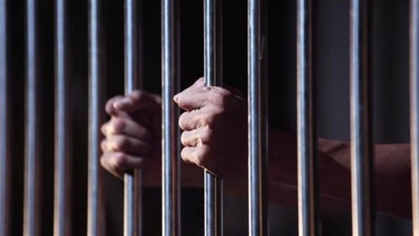 حجز طالبين بتهمة الاستعراض بسيارتيهما في السويس