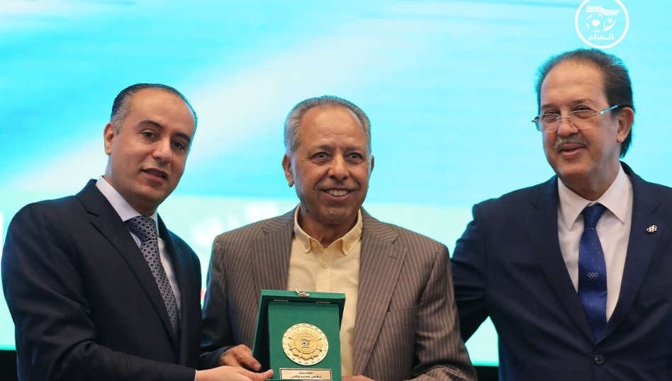 بالصور.. تكريم وجوه رياضية وإعلامية خلال الجمعية العامة لـ"الفاف"