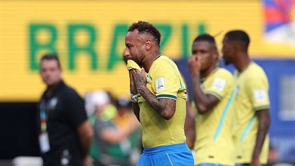 حزن وبكاء نجوم البرازيل بعد وداع كأس العالم (صور)