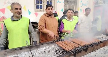 فرحة رمضان فى المنوات.. مائدة إفطار تجمع الأهالى على المحبة