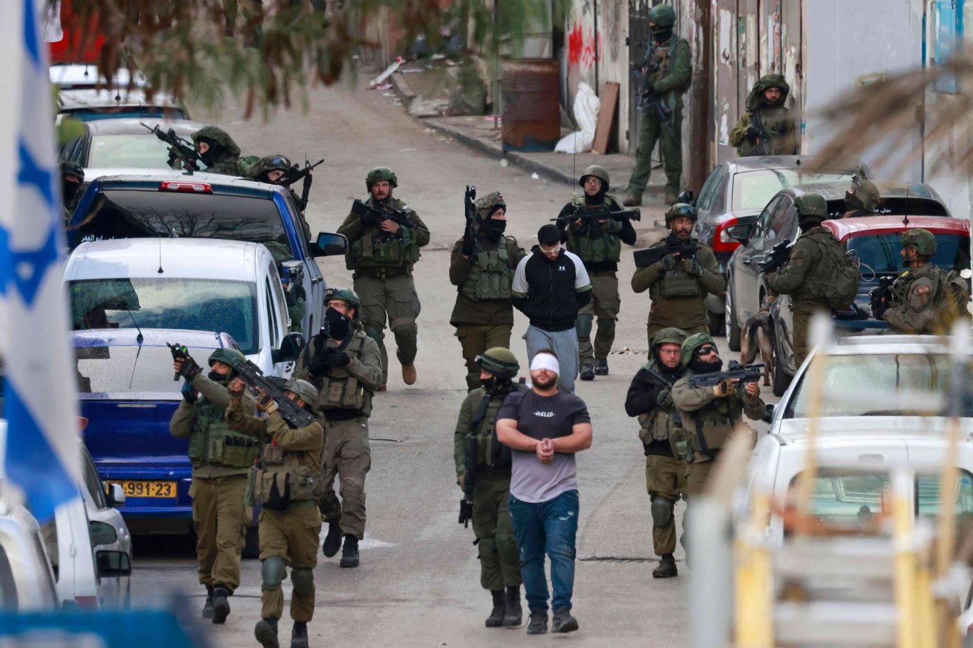 إسرائيل تعتقل 140 فلسطينيا بالضفة خلال يومين