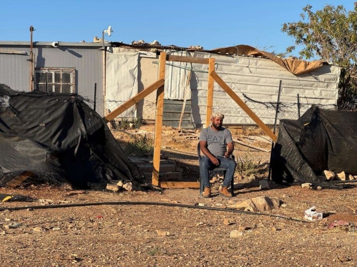 اعتداءات المستوطنين تجبر 11 عائلة فلسطينية على الرحيل