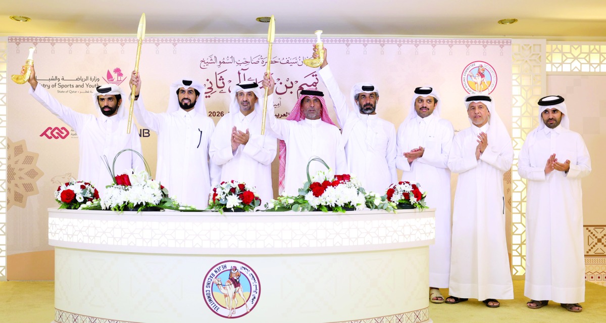 ‫ هجن الشحانية تفرض سيطرتها الكاملة على رموز الثنايا الذهبية.. ليلة عنابية خالصة بمهرجان سمو الأمير
