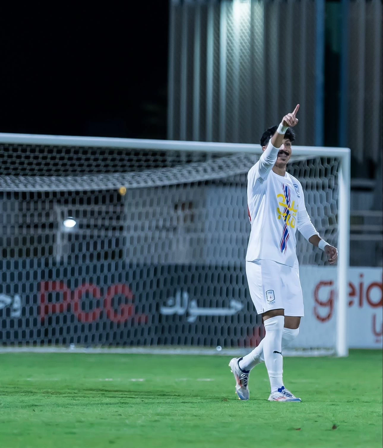 الشمري لـ«عكاظ»: عانينا من الإصابة ودوري يلو صعب