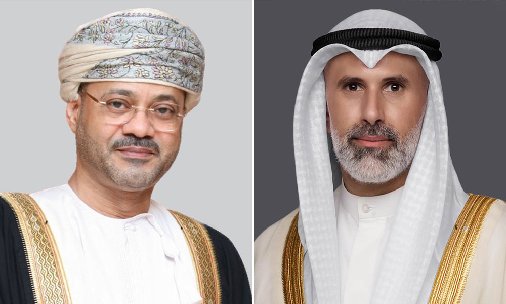 وزير الخارجية يبحث هاتفيا مع نظيره العماني تطورات الأحداث في المنطقة
