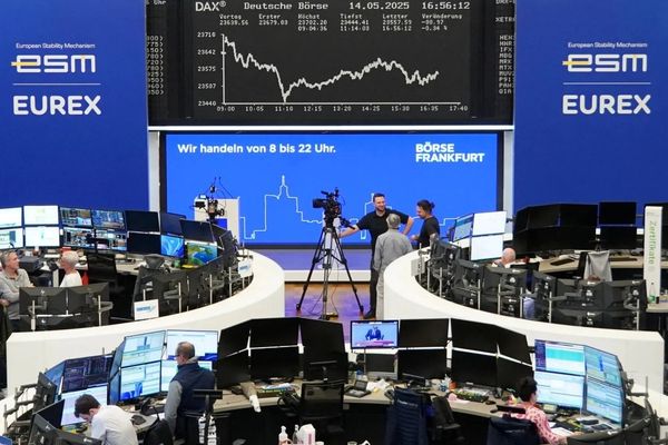 الأسهمُ الأوروبيّة تغلقُ على انخفاضٍ والبريطانيّة على ارتفاع