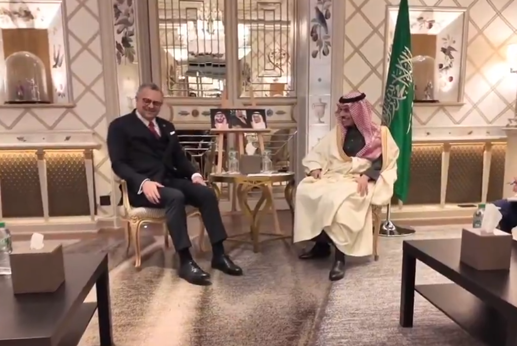 وزير الخارجية وكبير مستشاري الرئيس الأمريكي يستعرضان جهود تعزيز الأمن والاستقرار بالمنطقة والعالم