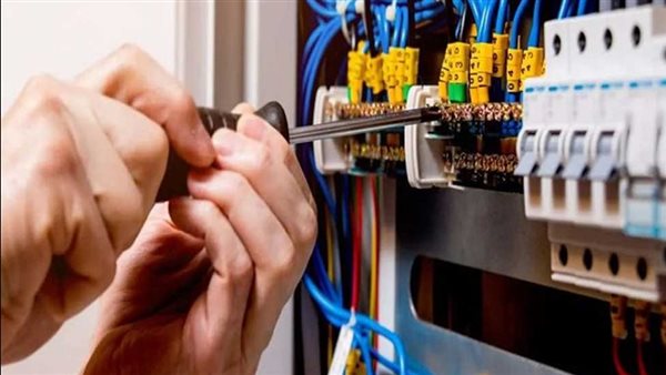 تحرير 4 آلاف قضية سرقة كهرباء خلال حملات على المحال والعقارات بالمحافظات