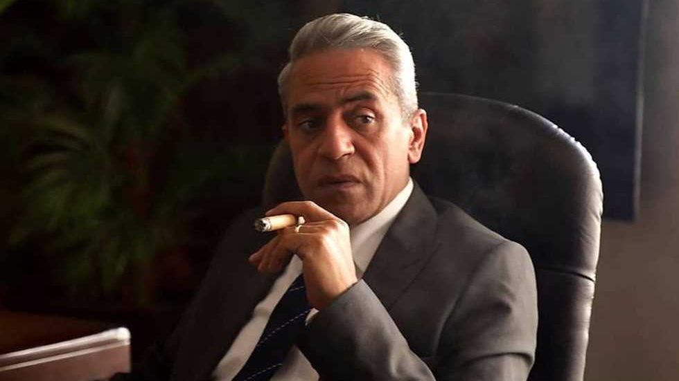 ألماظ حر.. صبري فواز يتغزل بأداء باسم سمرة في «عين سحرية»