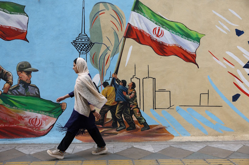 إيران تتحدث عن تقدم في ملفات عدة مع أمريكا من دون أن يكون الاتفاق وشيكا وتنفي فرض رسوم لعبور هرمز