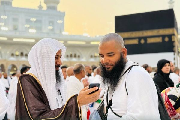 الترجمة الفورية بـ17 لغة لخدمة الحجاج في الحرمين الشريفين
