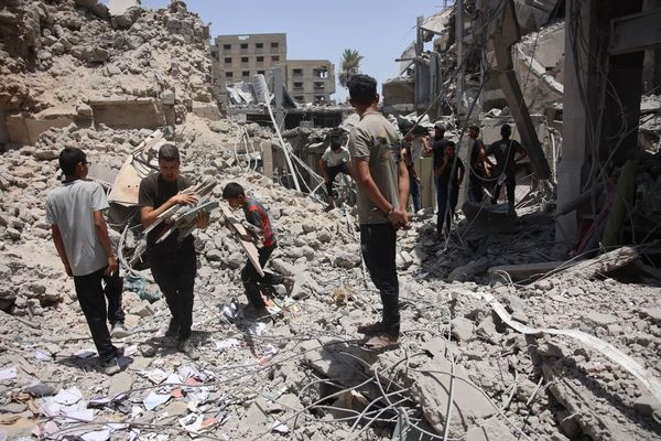 استشهاد 5 فلسطينيين في قصف إسرائيلي وسط قطاع غزة