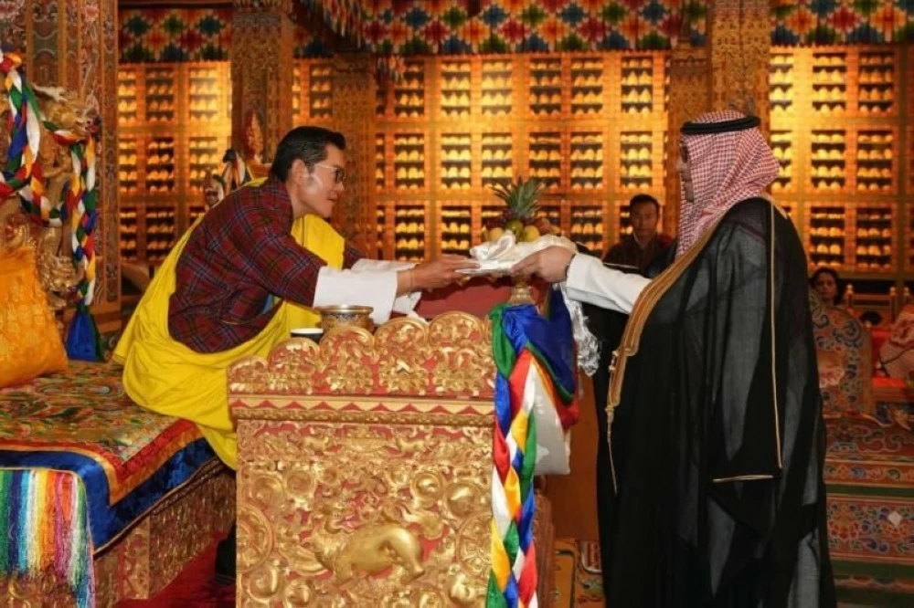 المالكي يُقدّم أوراق اعتماده سفيراً ومفوضاً فوق العادة لملك بوتان