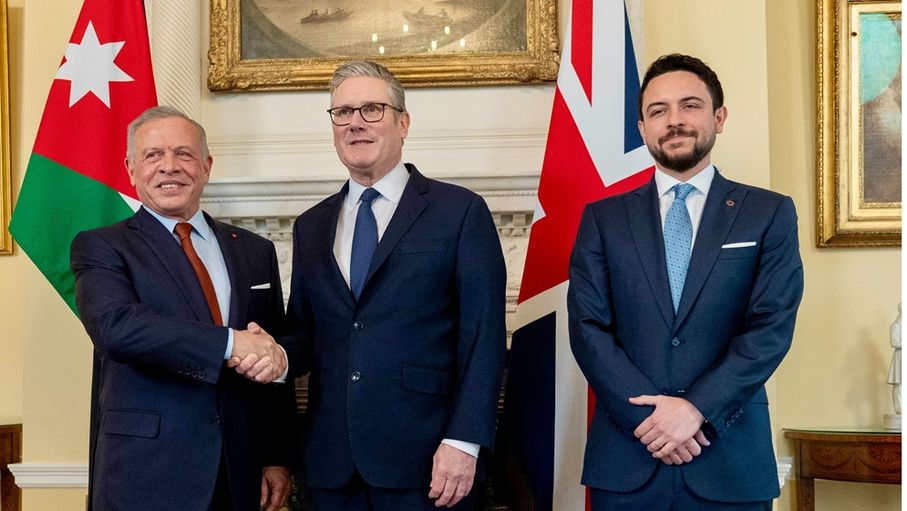 الملك يؤكد لستارمر موقف الأردن الرافض للإجراءات الإسرائيلية في الضفة الغربية