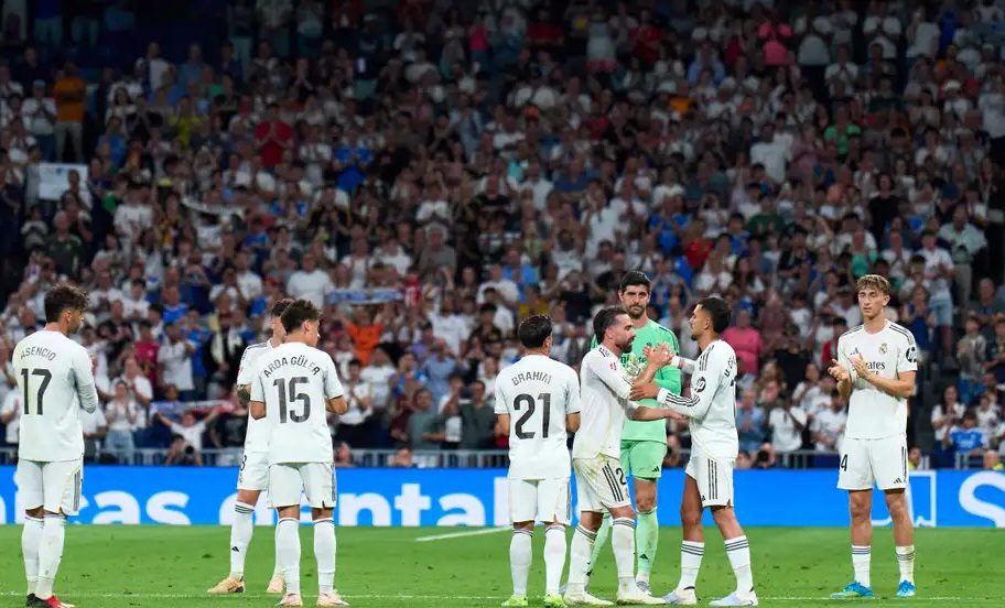 ريال مدريد يحسم صفقة دومفريس لتعزيز الجبهة اليمنى
