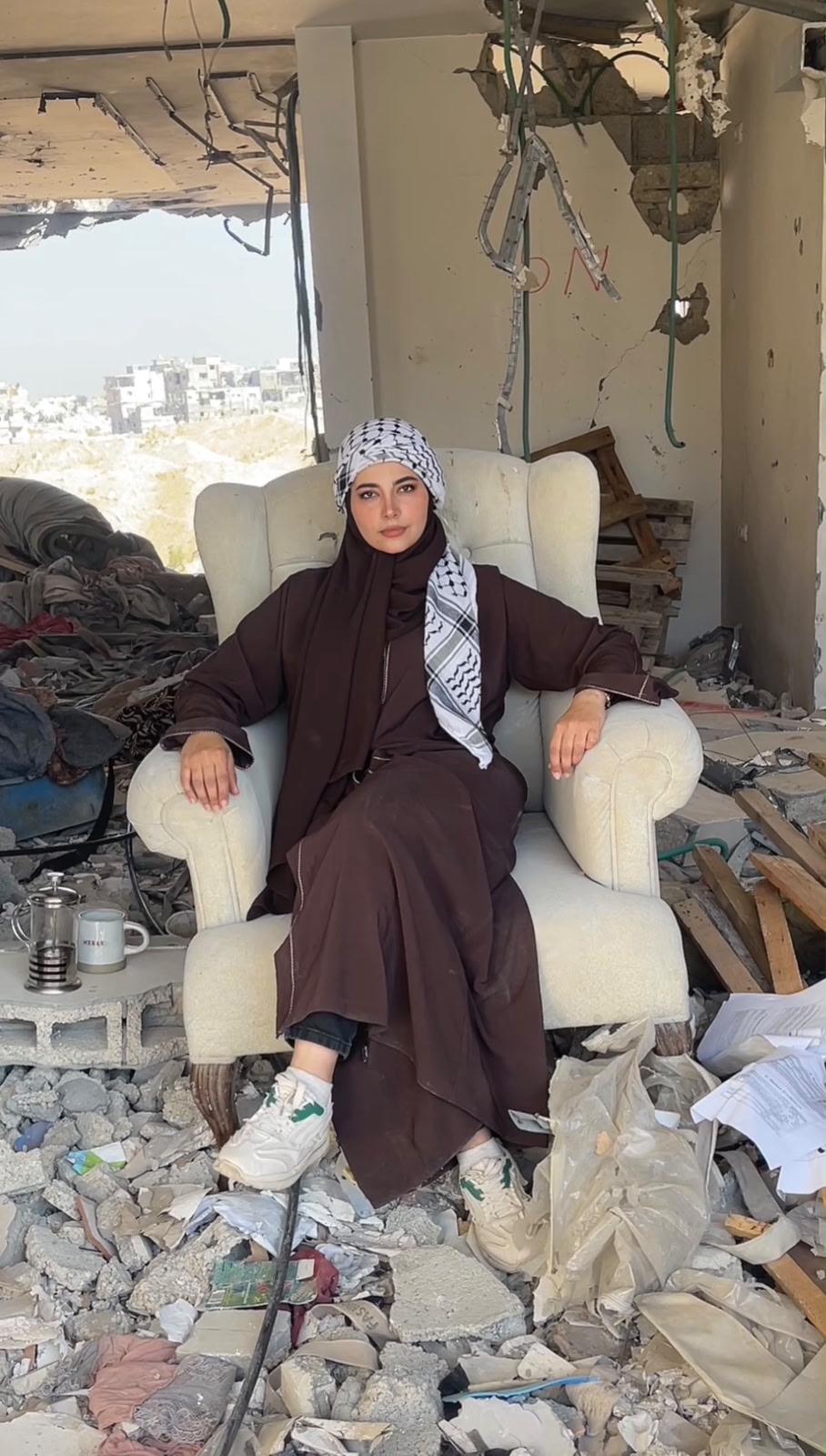 جو 24 : بسمة أبو شهلا توجه نداء استغاثة دولي: غزة تحت خطر المجاعة والانهيار الصحي الكامل