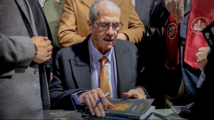 والد الرئيس السوري ينتقد خصخصة مشافي الدولة