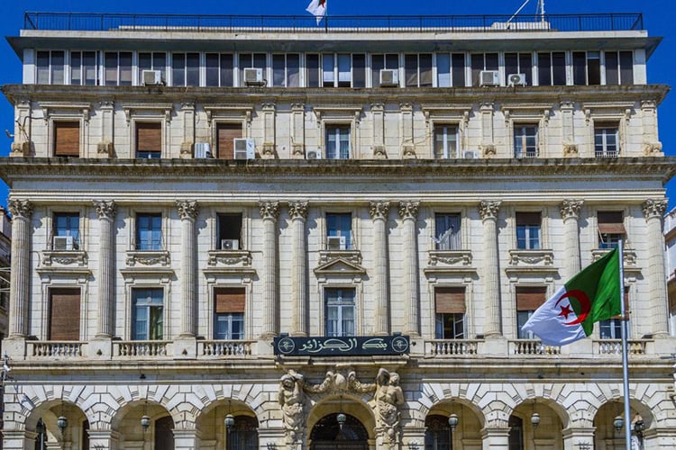 ملفات ثقيلة على مكتب المحافظ الجديد لـ"بنك الجزائر"