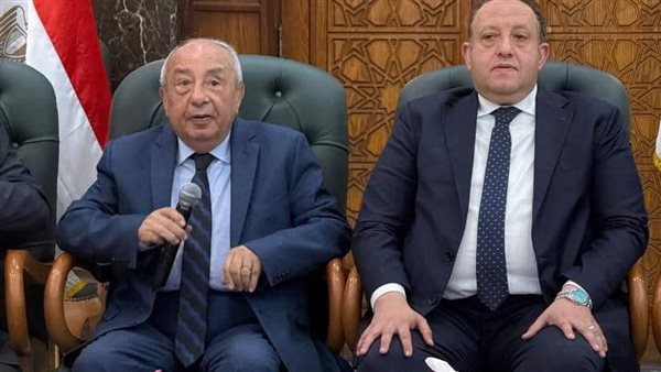 طارق النبراوي يٌسلم محمد عبدالغني نقيب المهندسين الجديد مهام وملفات النقابة