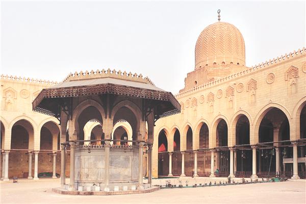 سلطان مملوكي بناه بمكان سجنه| «المؤيد شيخ»