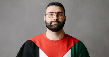 معتز عزايزة مشيدا بـ صحاب الأرض: مبسوطين بالمسلسل خصوصاً إنه أزعج الاحتلال