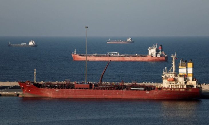 الولايات المتحدة تمدد إعفاء النفط الروسي الموجود في عرض البحر من العقوبات