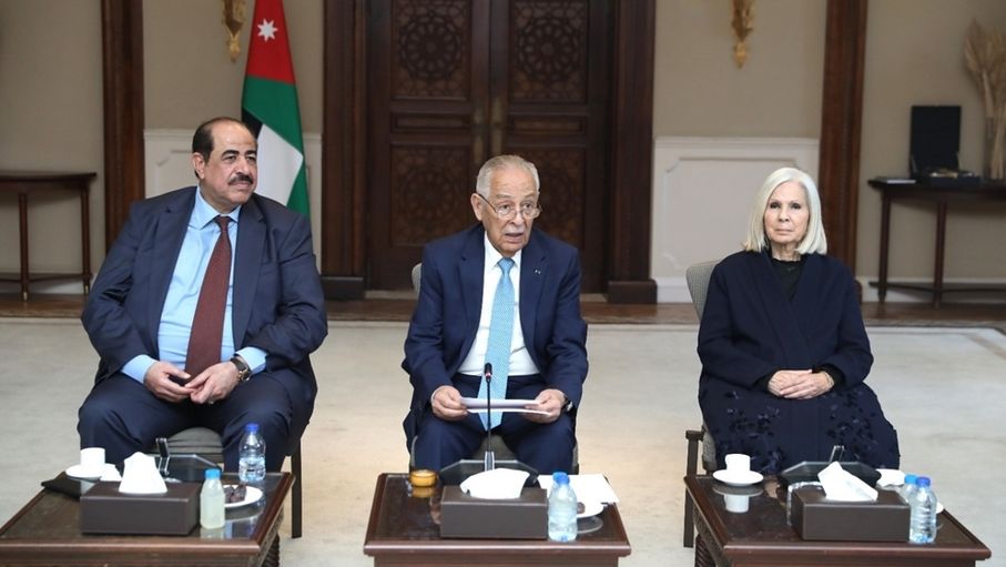 العيسوي: علمُ الأردن يجسد مسيرة وطنٍ ثابتة ومواقفَ لا تتبدل وارتباطاً راسخاً بقضايا الأمة