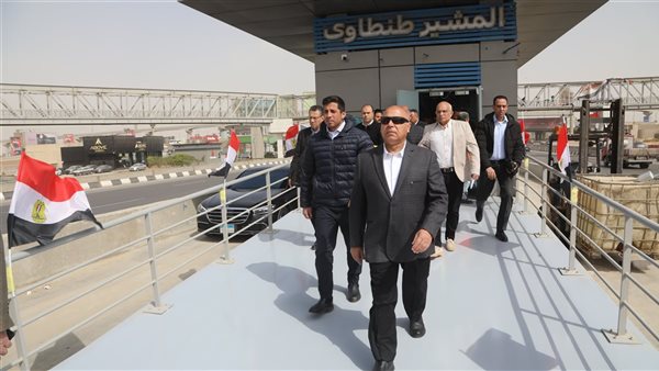 وزير النقل يتفقد المرحلة الثانية من مشروع الأتوبيس الترددي