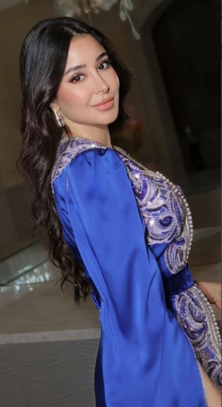 أسيل عمران بإطلالة رمضانية راقية