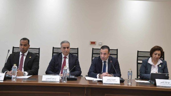 "مصلحة الجمارك" نكشف نسب توزيع الأعباء والرسوم المفروضة على الهواتف المحمولة المستوردة