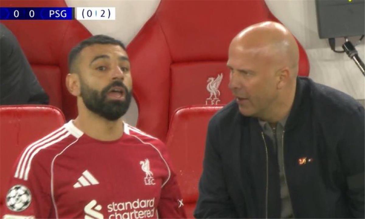 فيديو | إصابة لاعب ليفربول أمام باريس سان جيرمان