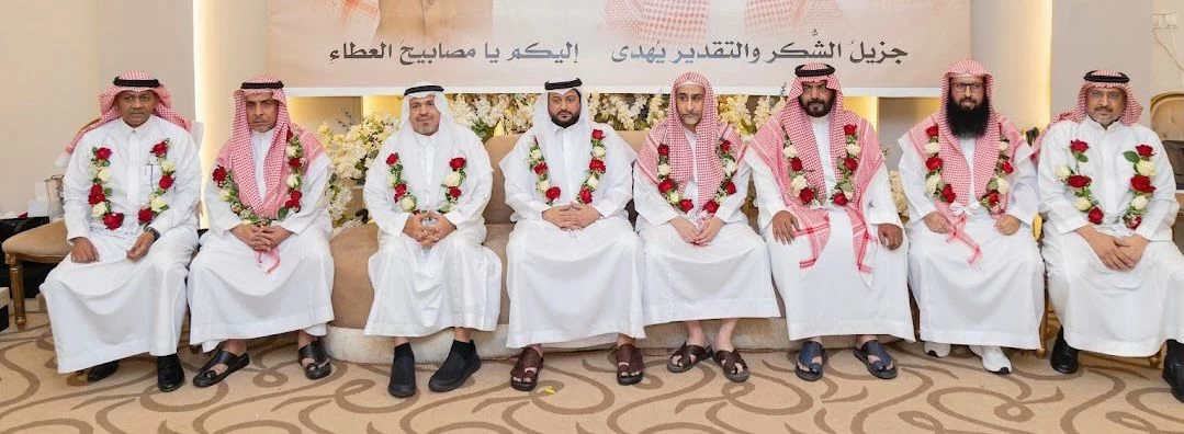 متوسطة الهجرة تكرّم 9 من منسوبيها المتقاعدين