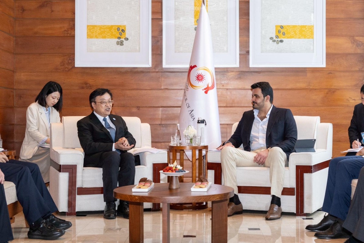 ‫ رئيس المجلس الأولمبي الآسيوي يجتمع مع عدد من المسؤولين في الصين