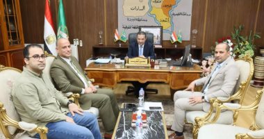 محافظ المنوفية يناقش الموقف التنفيذى لتعزيز البنية التحتية لقطاع الاتصالات