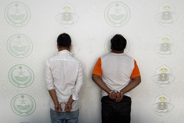 القبض على بنغلاديشيين في الباحة لترويجهما الشبو