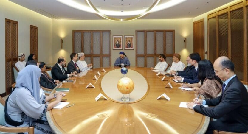 وزير الخارجية يلتقي سفراء دول آسيوية لبحث تطوّرات الحرب في المنطقة