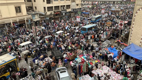 قلب القاهرة التجاري، العتبة تتحول لكرنفال شعبي مفتوح مع اقتراب العيد (فيديو وصور)