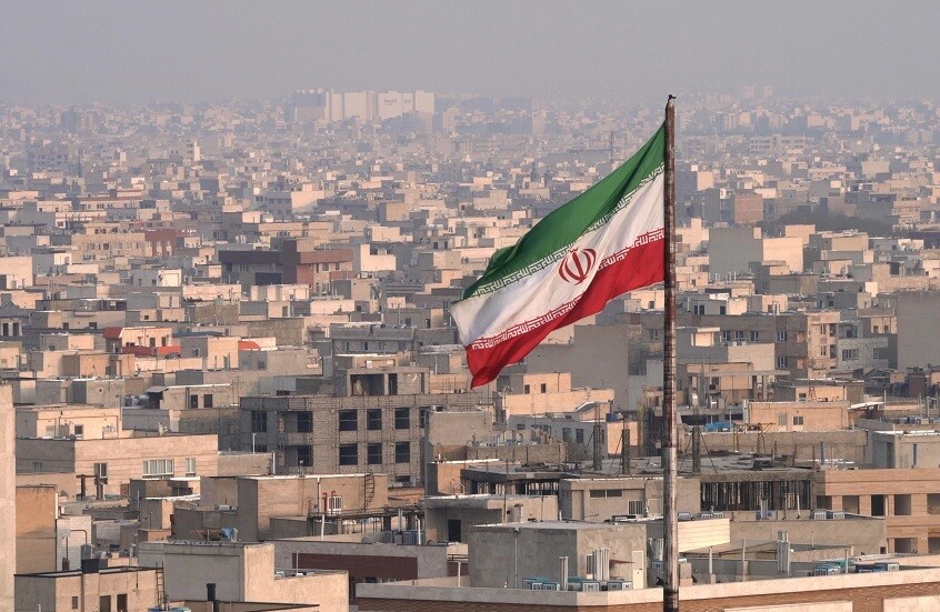 رقم قياسي تاريخي في سوق الأسهم الإيراني
