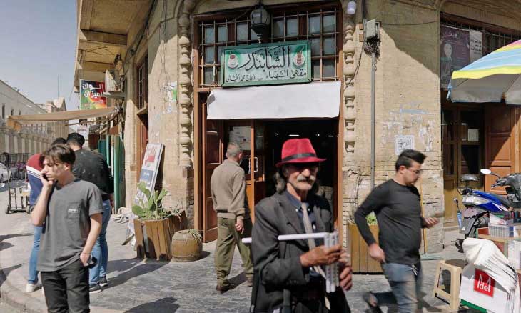 مملكة الضحك في بغداد: الهامش بوصفه مرآة العراق المعاصر