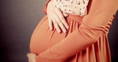 هل استخدام الأسانسير آمن أثناء الحمل.. ومتى يجب تجنب السلالم؟ طبيبة توضح