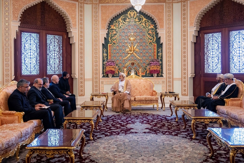جلالة السُّلطان يستقبل رئيس مجلس الشورى الإيراني