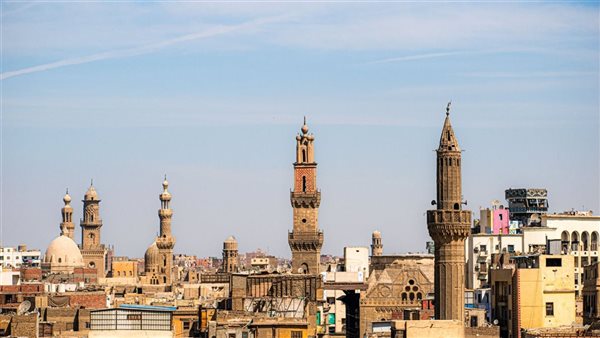 حار في الصعيد والقاهرة تخالف التوقعات، درجات الحرارة في مصر أول أيام الصيف